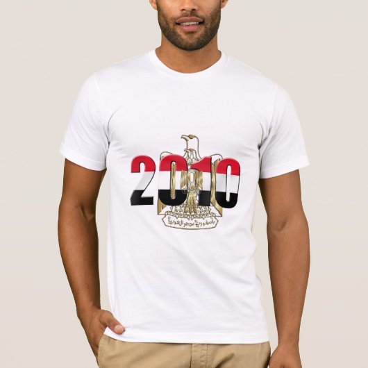 エジプトの旗の2010年のワシのロゴの紋章のアートワーク Tシャツ (正面)
