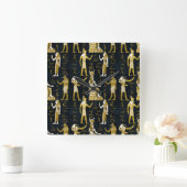 エジプトの神々の金ゴールドとダークガラスの白 スクエア壁時計 (ホーム)