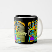 エジプトの象形文字のデザインのコーヒー・マグ ツートーンマグカップ (正面右)