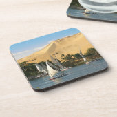 エジプト、アスワン、ナイル川、フェルッカ帆船， 2 コースター (左側)