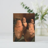 エジプト、アブで発見された第26代王朝カノーピーの瓶 ポストカード (スタンド正面)