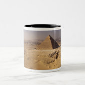 エジプト、ギザのピラミッド、カフレ、クフ、メンカーレ ツートーンマグカップ (中央)