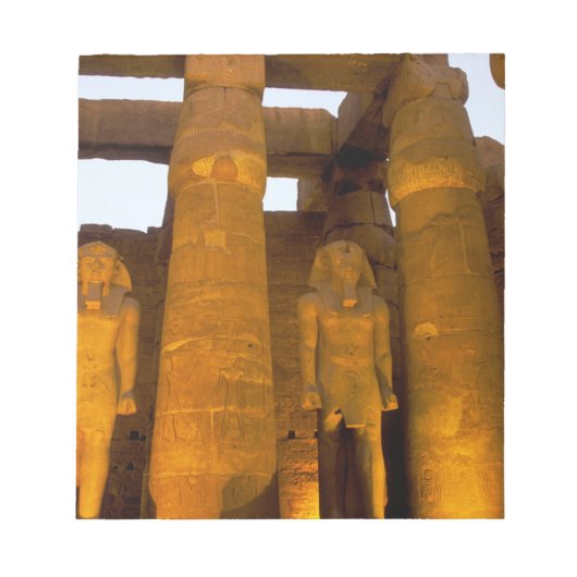 エジプト、ルクソール。カルナック寺院。 ノートパッド (正面)