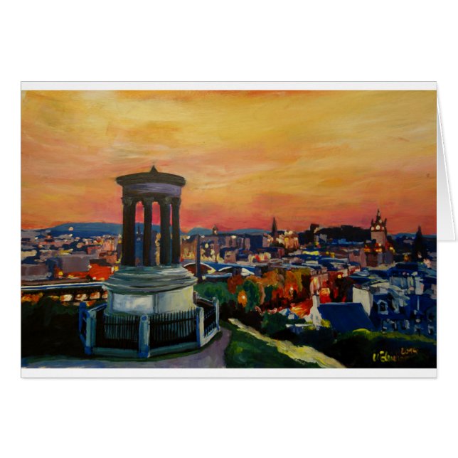 エジンバラスコットランドSkylineatの薄暗がり (正面横)