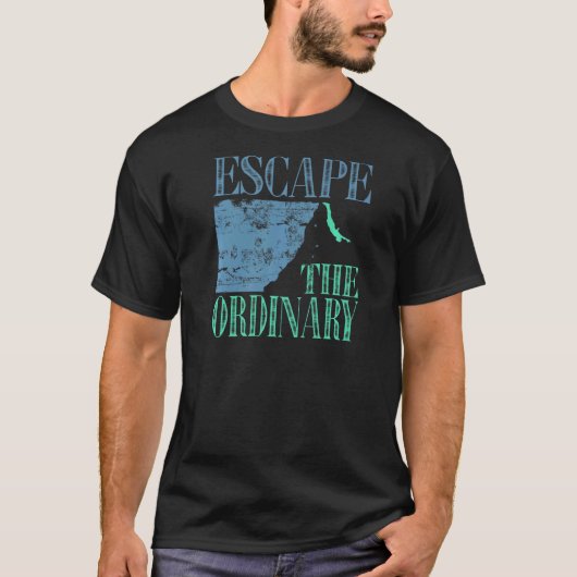 エスケープザノーマルマウンテン登山冒険1 Tシャツ (正面)