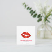 エステティシャンまたはメイクアップアーティスト赤い唇 スクエア名刺 (スタンド正面)