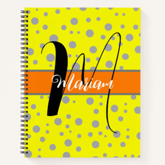 エステティックグレーとイエローカラー – 名モノグラムの前 ノートブック