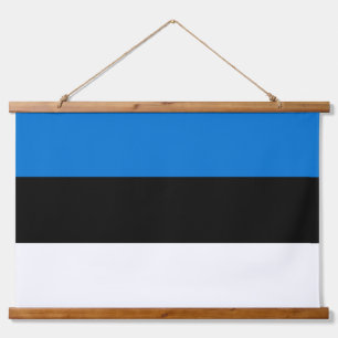 エストニア国旗を掲げたウォールタペストリー 吊り下げ型タペストリー