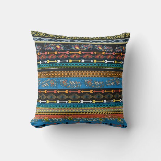 エスニックの羽:刺繍ボホシック クッション (正面)
