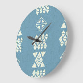 エスニックアステカ：青い幾何学的シームレス。 ラージ壁時計 (傾斜)
