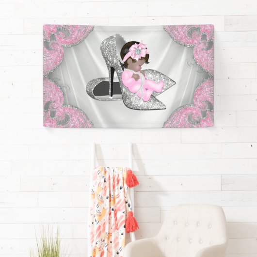 エスニックガールピンクシルバーハイヒールシューベビーシャワー 横断幕 (インサイチュ)