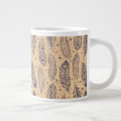 エスニックフェザーの輪郭パターン ジャンボコーヒーマグカップ (右)