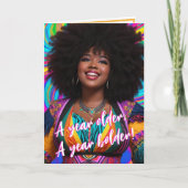 エスニックプラスサイズウーマンとアフロ鮮やか誕生日 カード (正面)