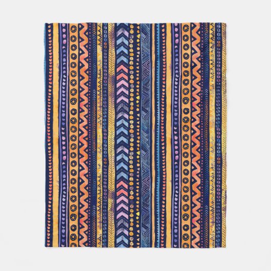 エスニック部族の水の色ダークパターン フリースブランケット (正面)