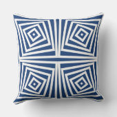 エスニック・ブルーとホワイトのタイル張りボックスのスパイラルパターン クッション (裏面)