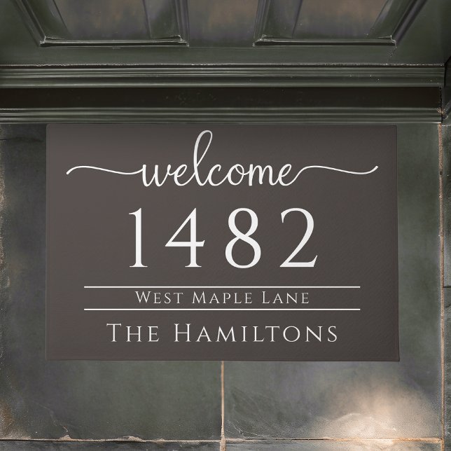 エスプレッソ茶色の家族の名前のアドパーソナライズされたレス ドアマット (クリエイターアップロード済み)