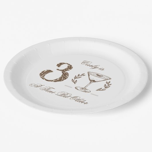 エスプレッソ・ティニは30歳の誕生日を迎えた ペーパープレート (アングル)