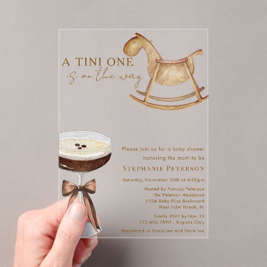 エスプレッソ・マルティニの赤ちゃんシャワーの途中のTiniの1 アクリル招待状 (インサイチュ (ポータブル))