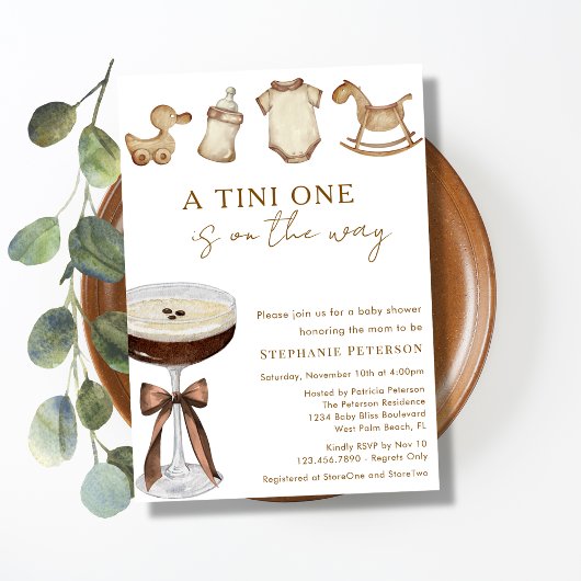 エスプレッソ・マルティニの赤ちゃんシャワーの途中のTiniの1 招待状