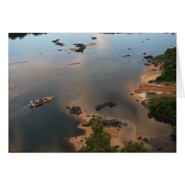 エセキボ川、ガイアナ最長の川、2本 (正面横)