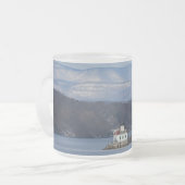 エソプスメドウス灯台の冬の景色 フロストグラスマグカップ (正面左)