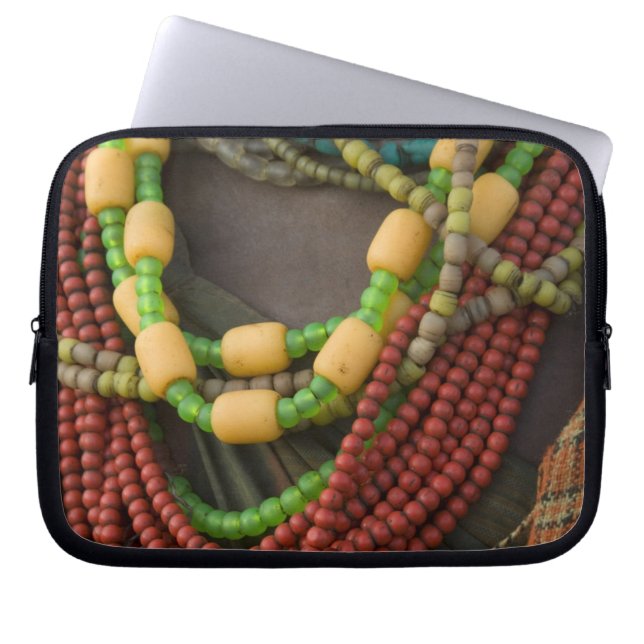 エチオピア：オモデルタ州ロワーオモ川流域 ラップトップスリーブ (正面)