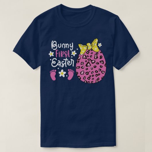 エッグヒョウ復活祭の日妊娠バニー最初の東 Tシャツ (デザイン正面)