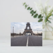 エッフェルタワーでコロナウイルスのロックダウン中パリ ポストカード (スタンド正面)