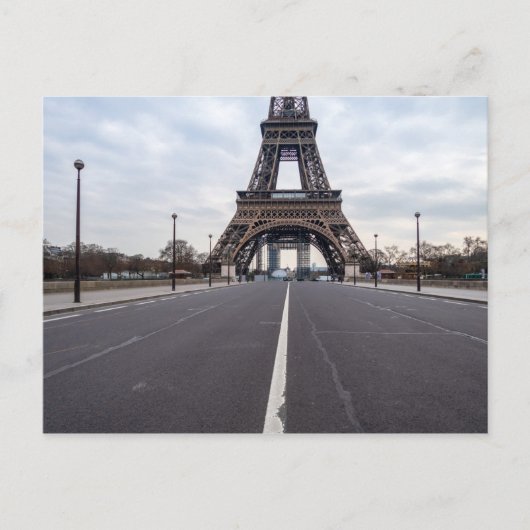 エッフェルタワーでコロナウイルスのロックダウン中パリ ポストカード (正面)