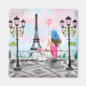 エッフェルタワーとパリのマグネットギフトの女性 マグネット (正面)