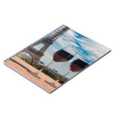 エッフェルタワーとワインの2つのグラス ノートブック (左側)