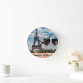 エッフェルタワーとワインの2つのグラス ラウンド壁時計 (ホーム)