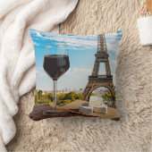 エッフェルタワーにブリージーチーズが入ったワインのグラス クッション (ブランケット)