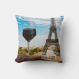 エッフェルタワーにブリージーチーズが入ったワインのグラス クッション