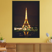 エッフェルタワーアットナイトオンキャンバスプリント キャンバスプリント (インサイチュ (リビング))