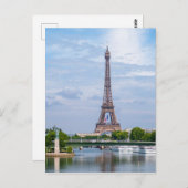 エッフェルフランスのタワーの中央になびく国旗 ポストカード (正面/裏面)