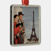 エッフェル塔でのヴィンテージ観光客、パリのバケーション メタルオーナメント (右)