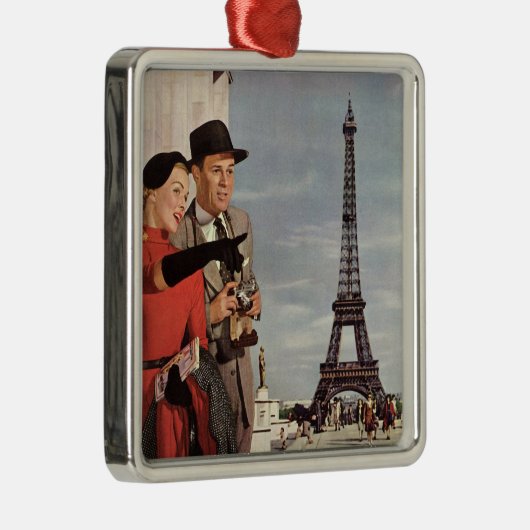 エッフェル塔でのヴィンテージ観光客、パリのバケーション メタルオーナメント (右)