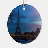 エッフェル塔に朝日が昇る - パリ、フランス、ヨーロッパ セラミックオーナメント (左)
