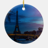 エッフェル塔に朝日が昇る - パリ、フランス、ヨーロッパ セラミックオーナメント (裏面)