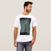 エッフェル塔に落雷 Tシャツ (正面フル)