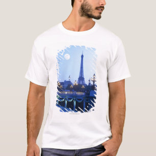 エッフェル塔の夕べの眺め Tシャツ