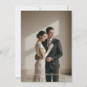 エディトリアル ミニマリスト 冬の結婚式 写真レイアウト 招待状 (裏面)