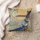 エドガル・ドガの「バレエ教室、ダンスホール」 クッション (ブランケット)