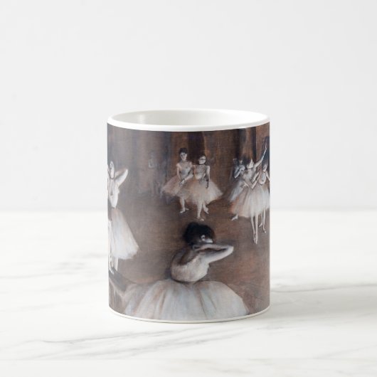 エドガール・ドガ - 舞台でのバレエの練習 コーヒーマグカップ (中央)