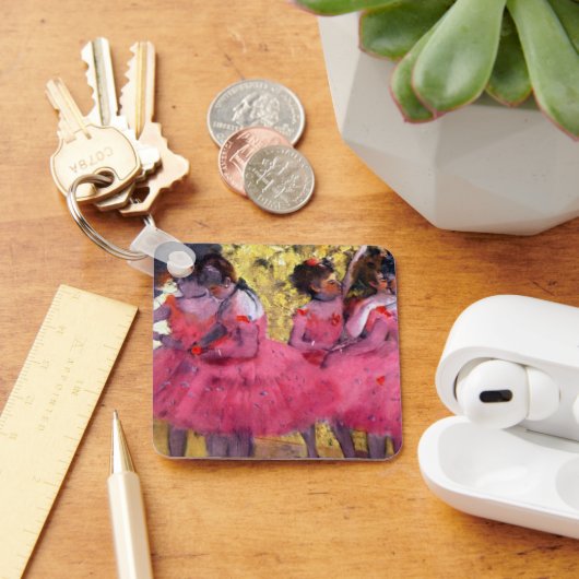 エドガー・デガのバレエ前のピンクのダンサー キーホルダー (デスク)