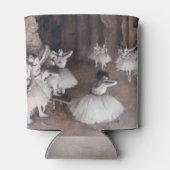 エドガー・デガス – バレエリハーサルステージ 缶クーラー (裏面)