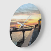 エドモンズワシントンピアアットサンセット ラージ壁時計 (傾斜)