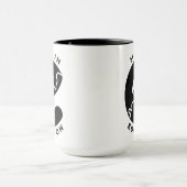 エドモントンの高いマグで作られる マグカップ (中央)