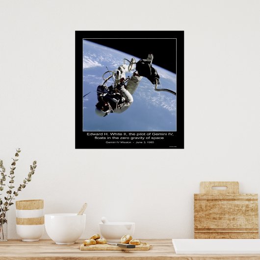 エドワード・H・ホワイトIIは重力ゼロの中で浮かぶ ポスター (キッチン)